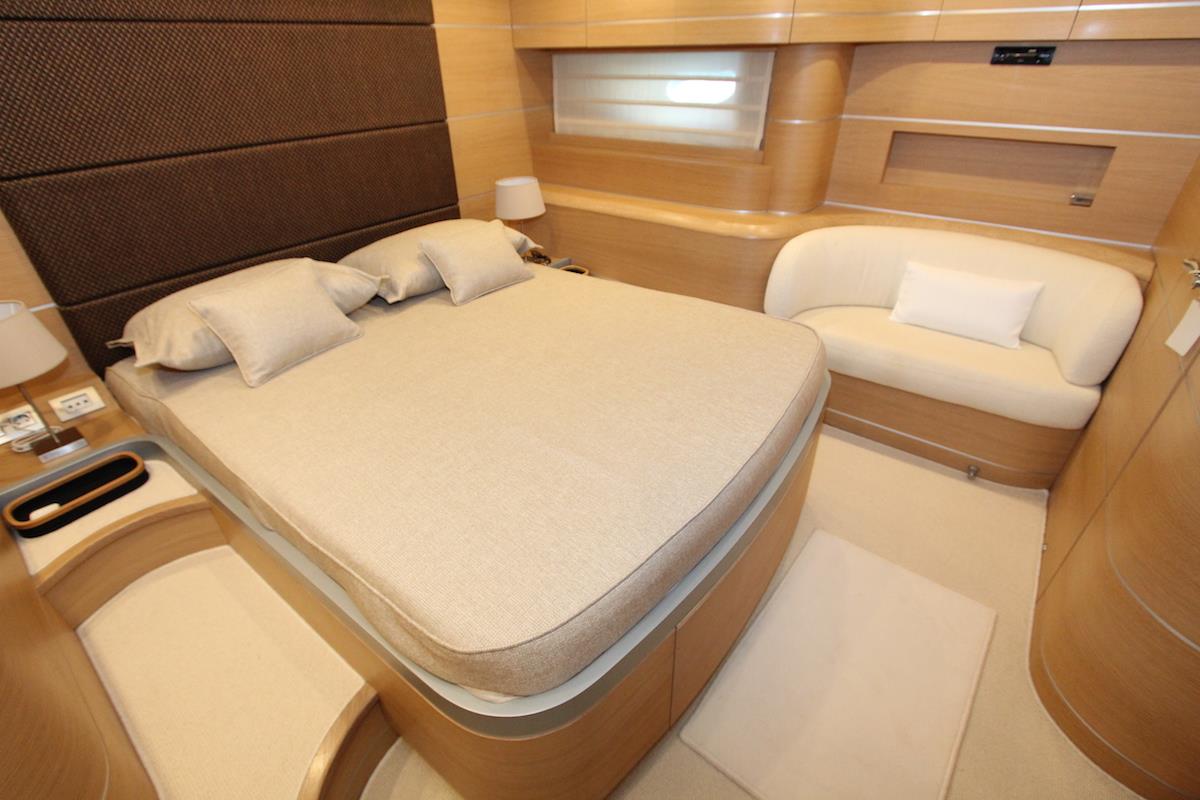 2004 AB YACHTS 68 